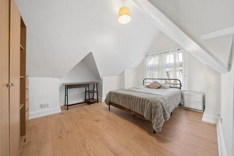 2 bedroom flat to rent, St Leonard's Road, London W13