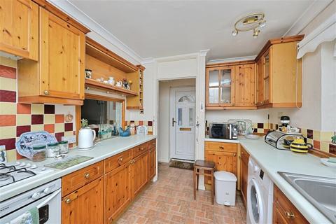 2 bedroom ground floor flat for sale, Hauteyn Court, NORWICH