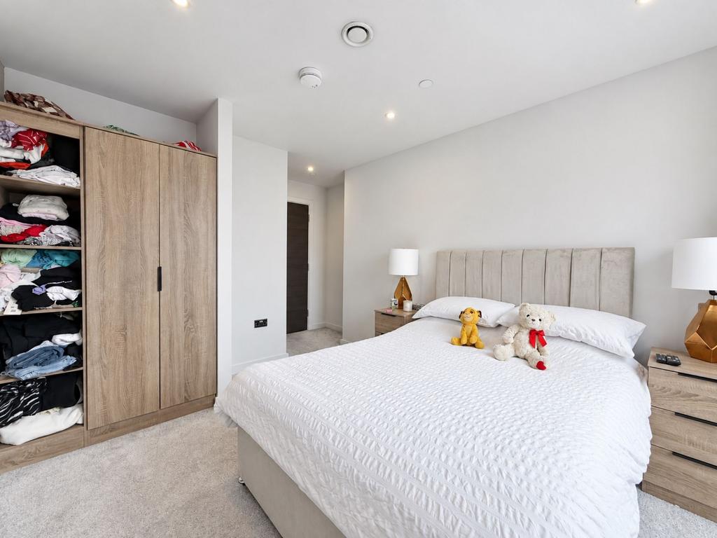 Apartment in Liverpool - More