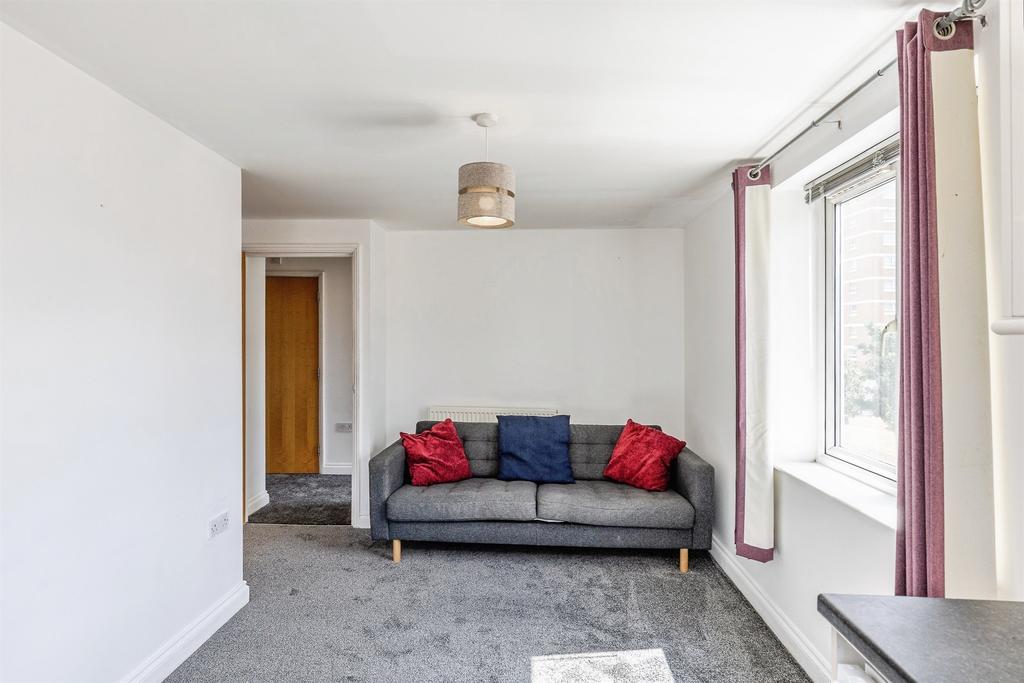 Apartment in Bristol, Bedminster - View 4