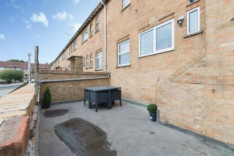 3 bedroom maisonette for sale