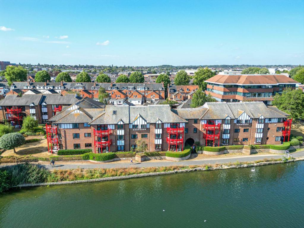 Caversham Wharf, Waterman Place