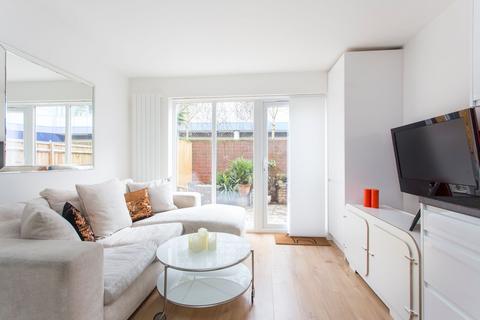 4 bedroom terraced house for sale, Burnett Close, London, E9