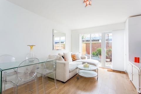 4 bedroom terraced house for sale, Burnett Close, London, E9