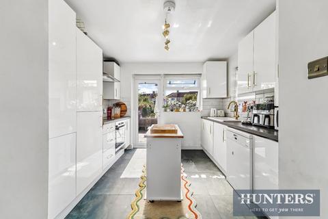 3 bedroom terraced house for sale, Buckland Way, Worcester Park