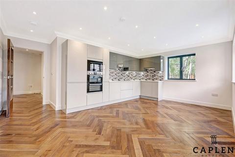 2 bedroom flat to rent, Manor Road, Chigwell