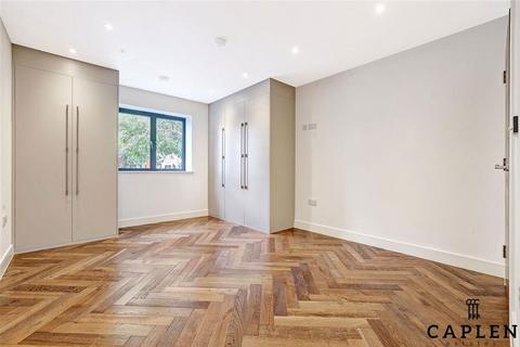 2 bedroom flat to rent, Manor Road, Chigwell