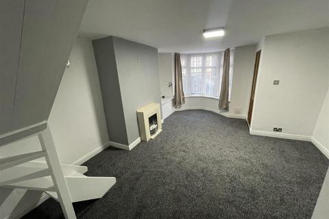 2 bedroom terraced house to rent, Shuttleworth Road, Preston