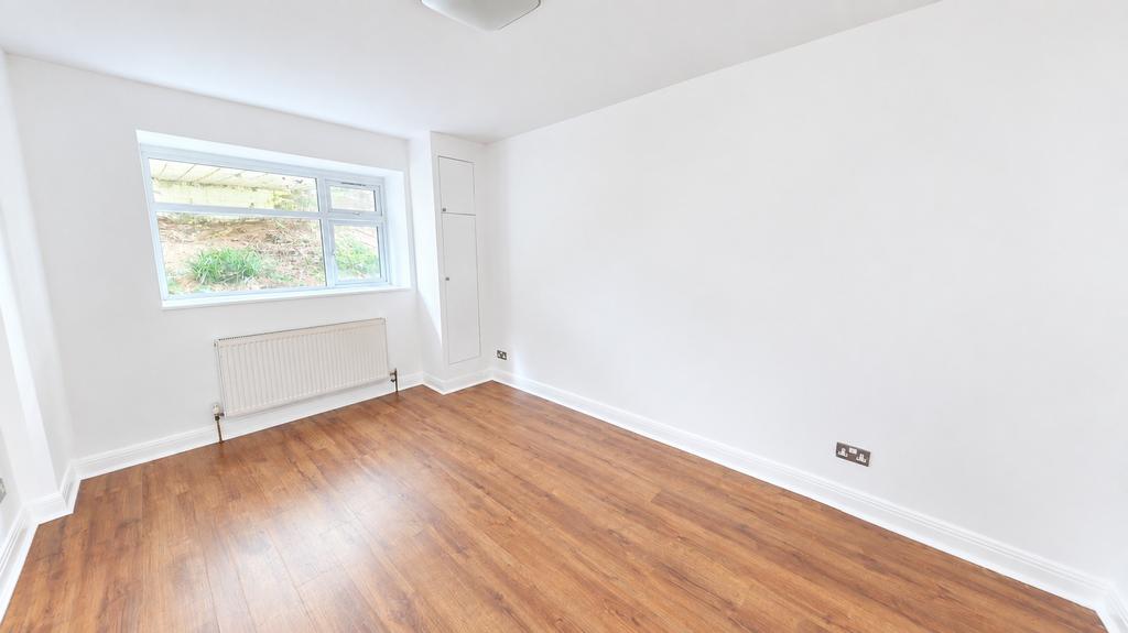Apartment in Hove - View 2