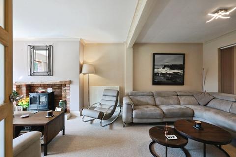 4 bedroom semi-detached house for sale, Mountford Close, Wellesbourne, Warwick