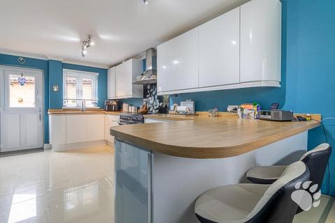 4 bedroom detached house for sale, Woodberry Road, Wickford SS11