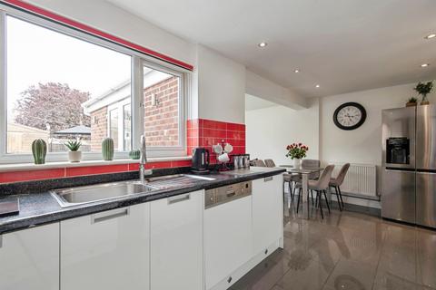3 bedroom detached house for sale, Housman Avenue, Royston