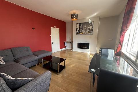 2 bedroom flat for sale, Bensham Crescent, Gateshead
