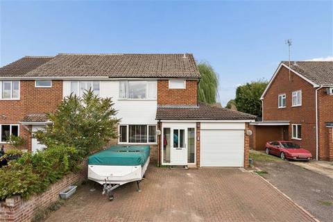 4 bedroom terraced house to rent, Hayes Avenue, Abingdon, OX13
