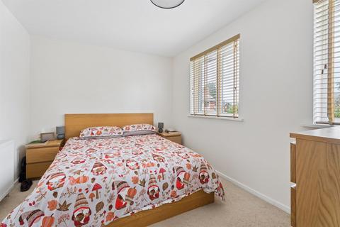 4 bedroom terraced house to rent, Hayes Avenue, Abingdon, OX13
