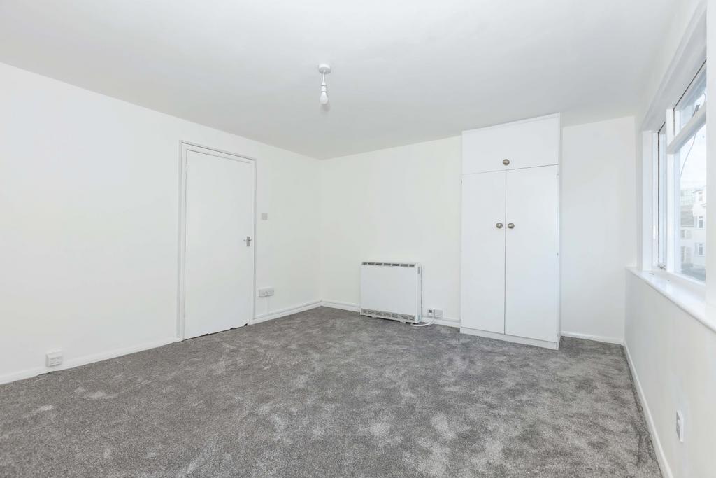 Apartment in Brighton - View 3