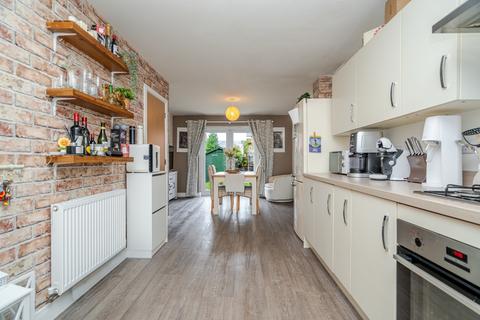3 bedroom townhouse for sale, Anglia Way, Great Denham, MK40