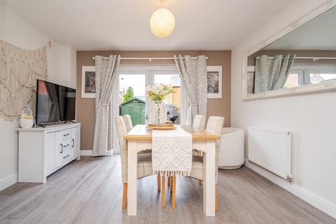 3 bedroom townhouse for sale, Anglia Way, Great Denham, MK40