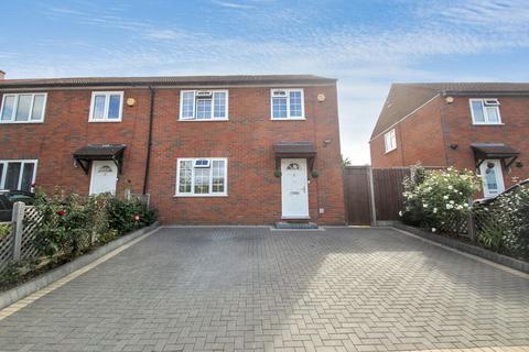 3 bedroom end of terrace house for sale, Stanford Close, Woodford Green, IG8