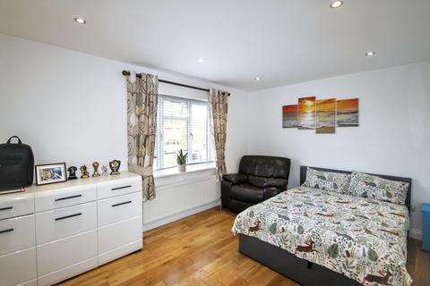 3 bedroom end of terrace house for sale, Stanford Close, Woodford Green, IG8