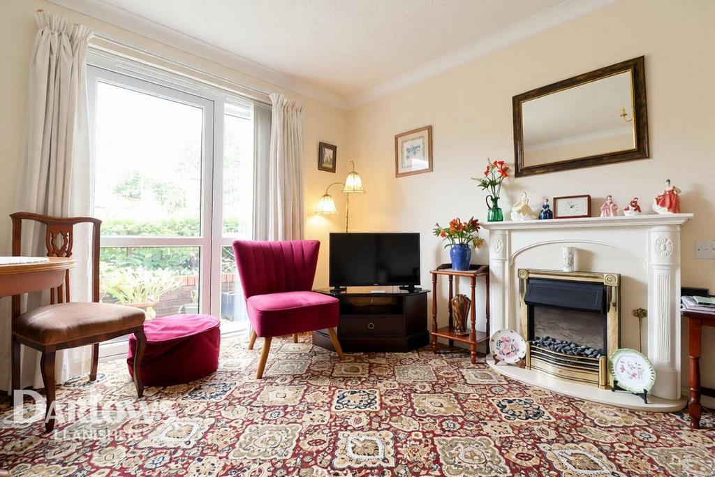 Apartment in Cardiff, Llanishen - View 4