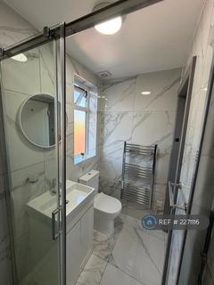 1 bedroom in a house share to rent, Oatlands Road, Enfield, EN3