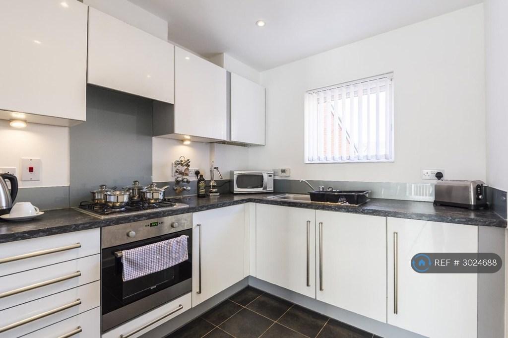 Apartment in Reading - View 3