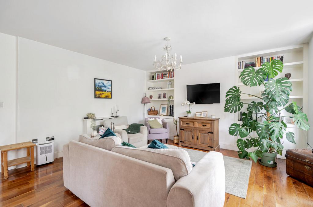Apartment in Brighton - More