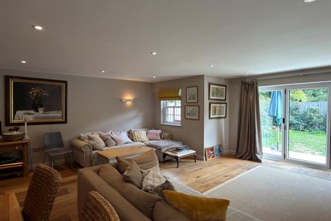 4 bedroom semi-detached house to rent, Woodland Grove, The Street, Boxgrove, Chichester, PO18
