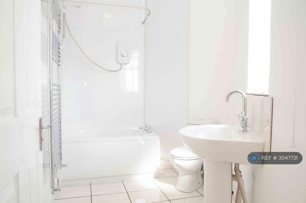 House in Sheffield, Pismire Hill, Firth Park - More
