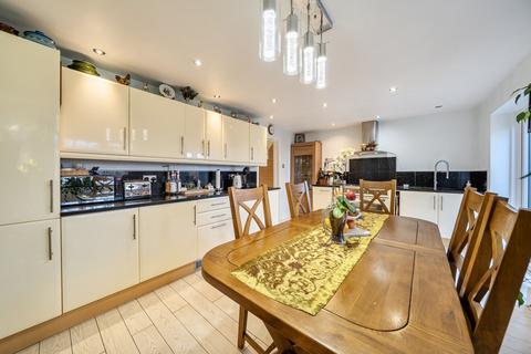 5 bedroom semi-detached house for sale, Davis Road, Aveley, South Ockendon, Essex, RM15 4ST