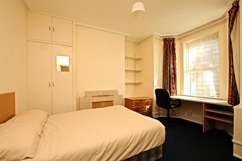 House in Oxford - View 2