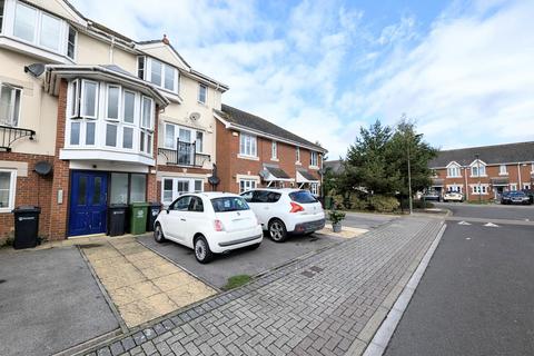 2 bedroom ground floor flat to rent - Wells Close, Portsmouth, PO3