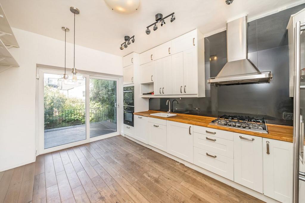 Apartment in London - View 3