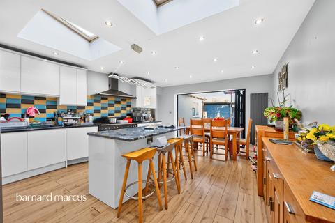 4 bedroom semi-detached house for sale, Stonecot Hill, Sutton