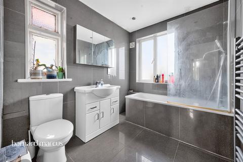 4 bedroom semi-detached house for sale, Stonecot Hill, Sutton