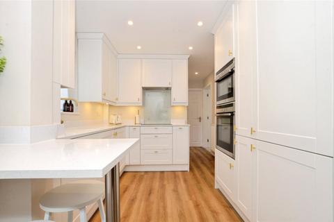 2 bedroom apartment for sale, Phillimore Place, Radlett, Hertfordshire, WD7