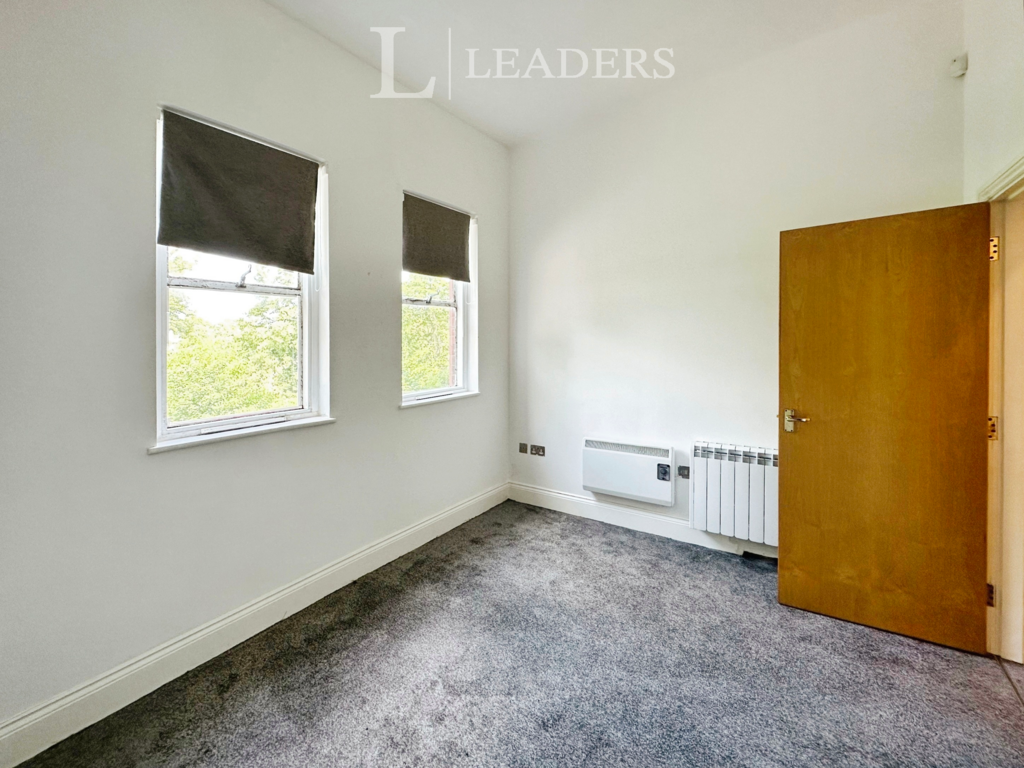 Apartment in Grosvenor Gate - More