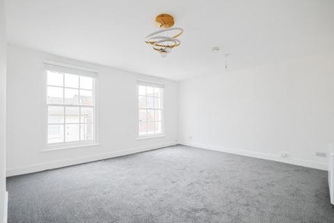 2 bedroom flat for sale, Windmill Street, Gravesend