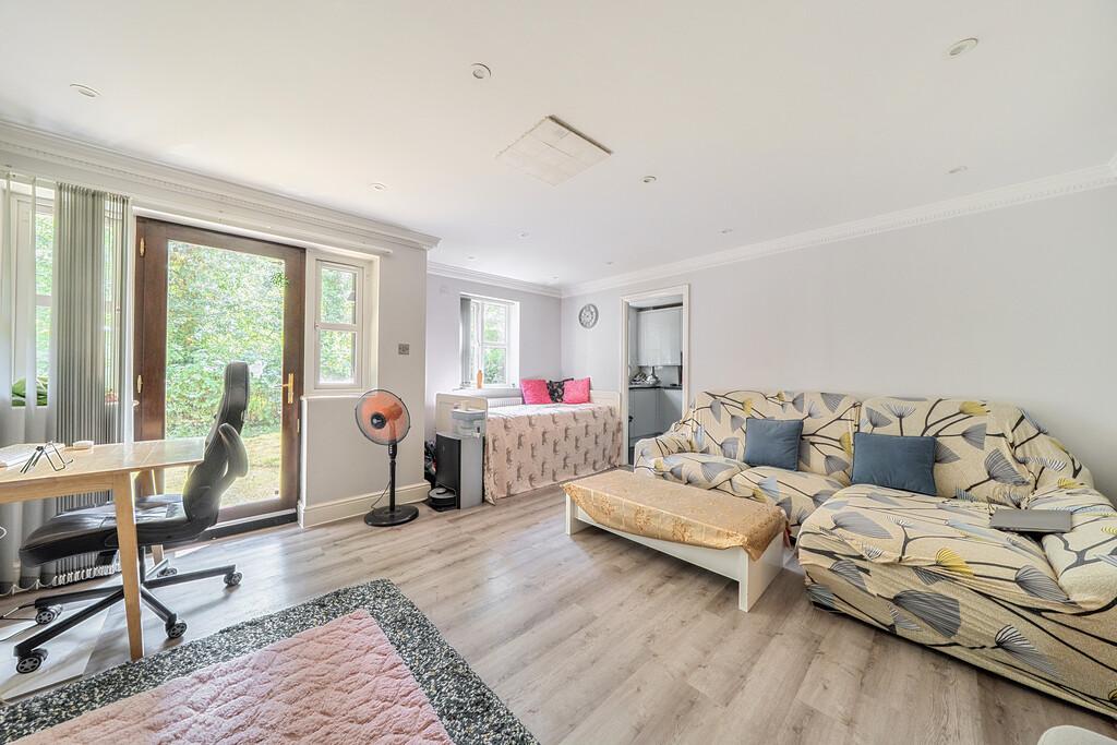 Apartment in Reading - More