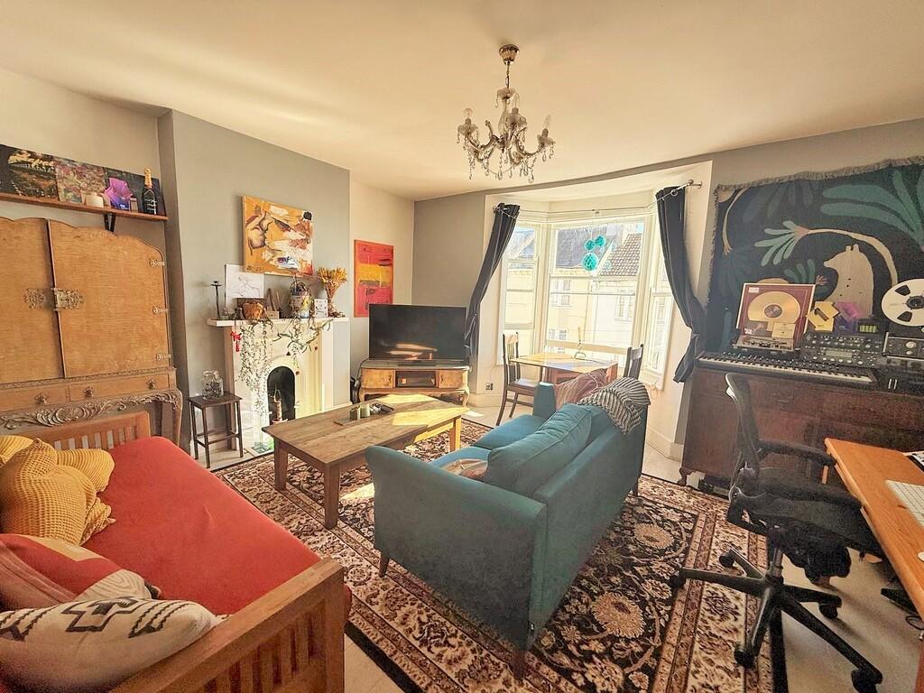 Apartment in Brighton - View 3