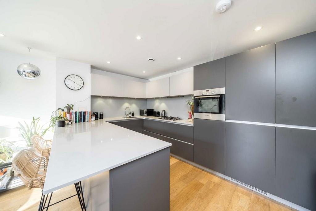 Apartment in London - View 3