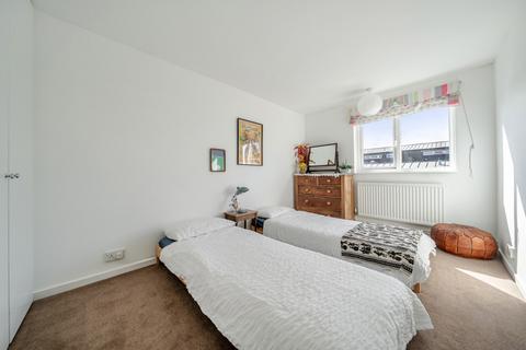 2 bedroom terraced house for sale, Deventer Crescent, East Dulwich, London, SE22