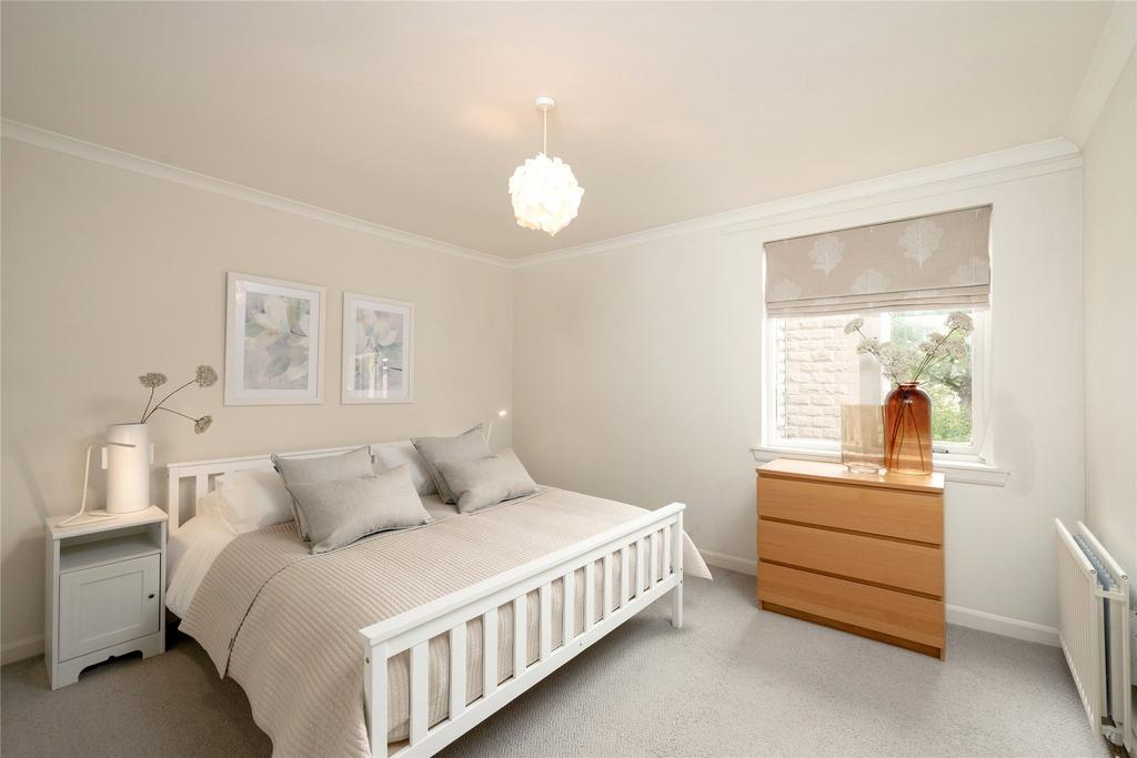Apartment in Edinburgh - More
