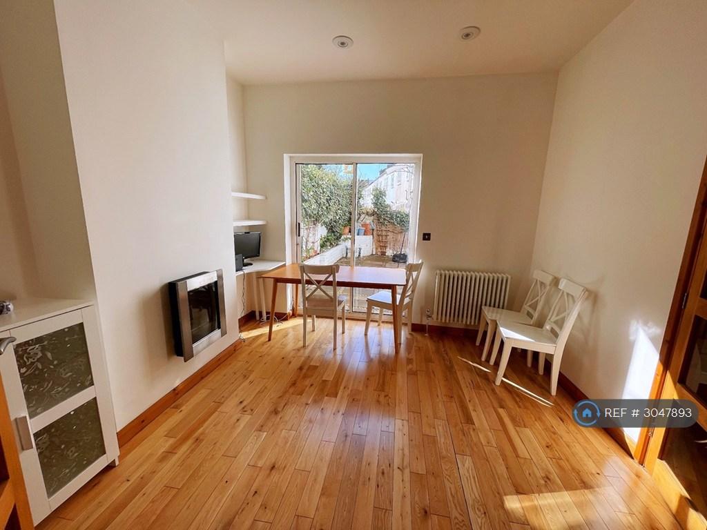 House in London, Putney - View 2
