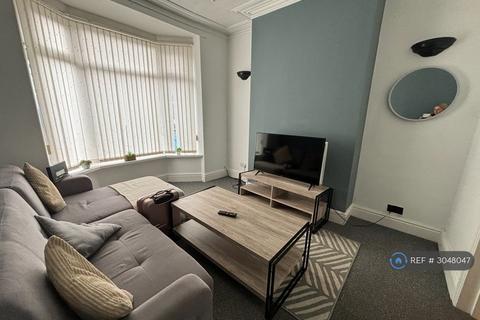2 bedroom terraced house to rent, Riversdale, Hull, HU9