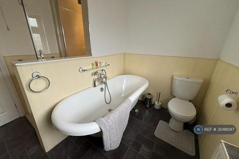 2 bedroom terraced house to rent, Riversdale, Hull, HU9