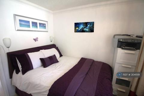 1 bedroom flat to rent, Figtree Hill, Hemel Hempstead, HP2