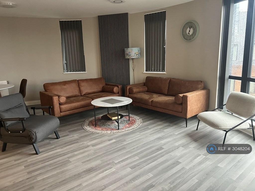 Apartment in West Drayton - View 3
