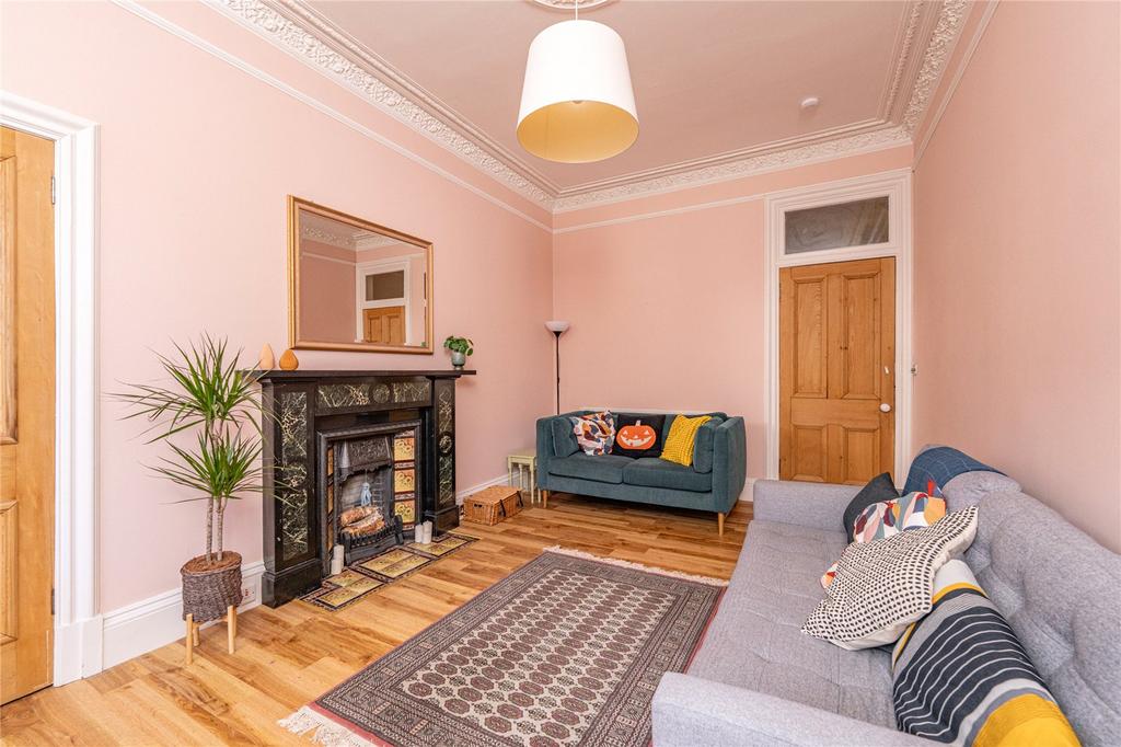 Apartment in Edinburgh - More